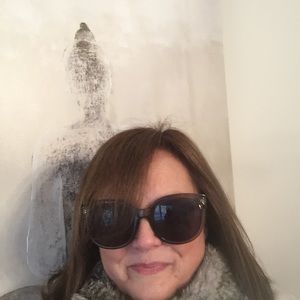 Meet your Posher, Janet